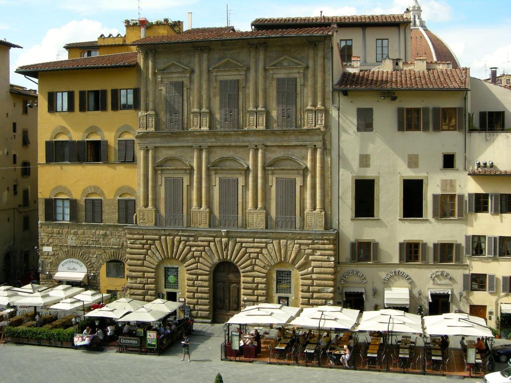 Palazzo Uguccioni Apartments Florence Exterior photo