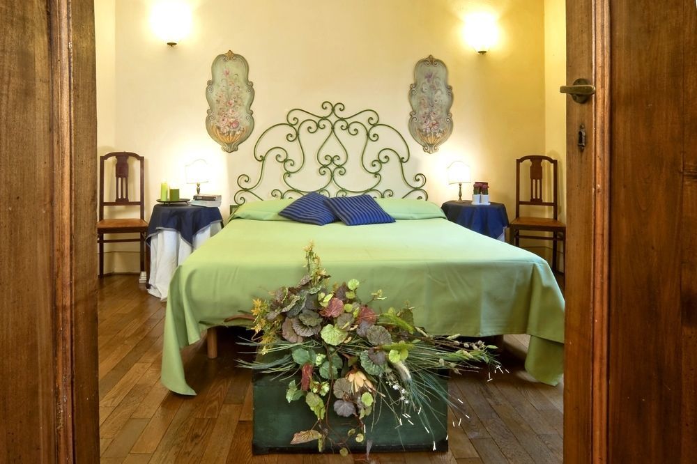 Palazzo Uguccioni Apartments Florence Exterior photo