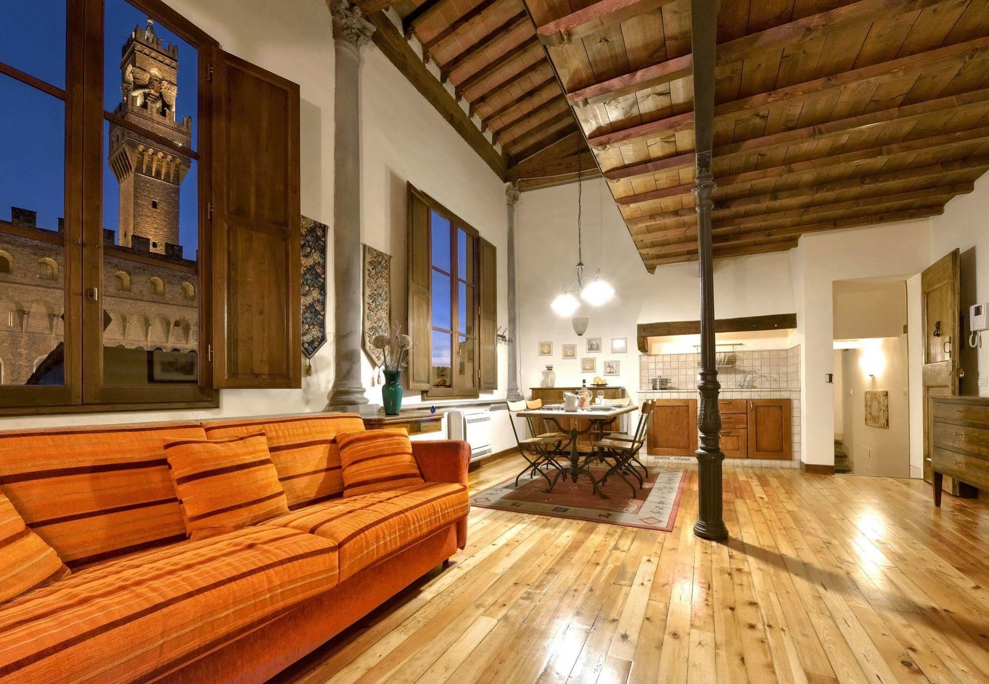 Palazzo Uguccioni Apartments Florence Exterior photo