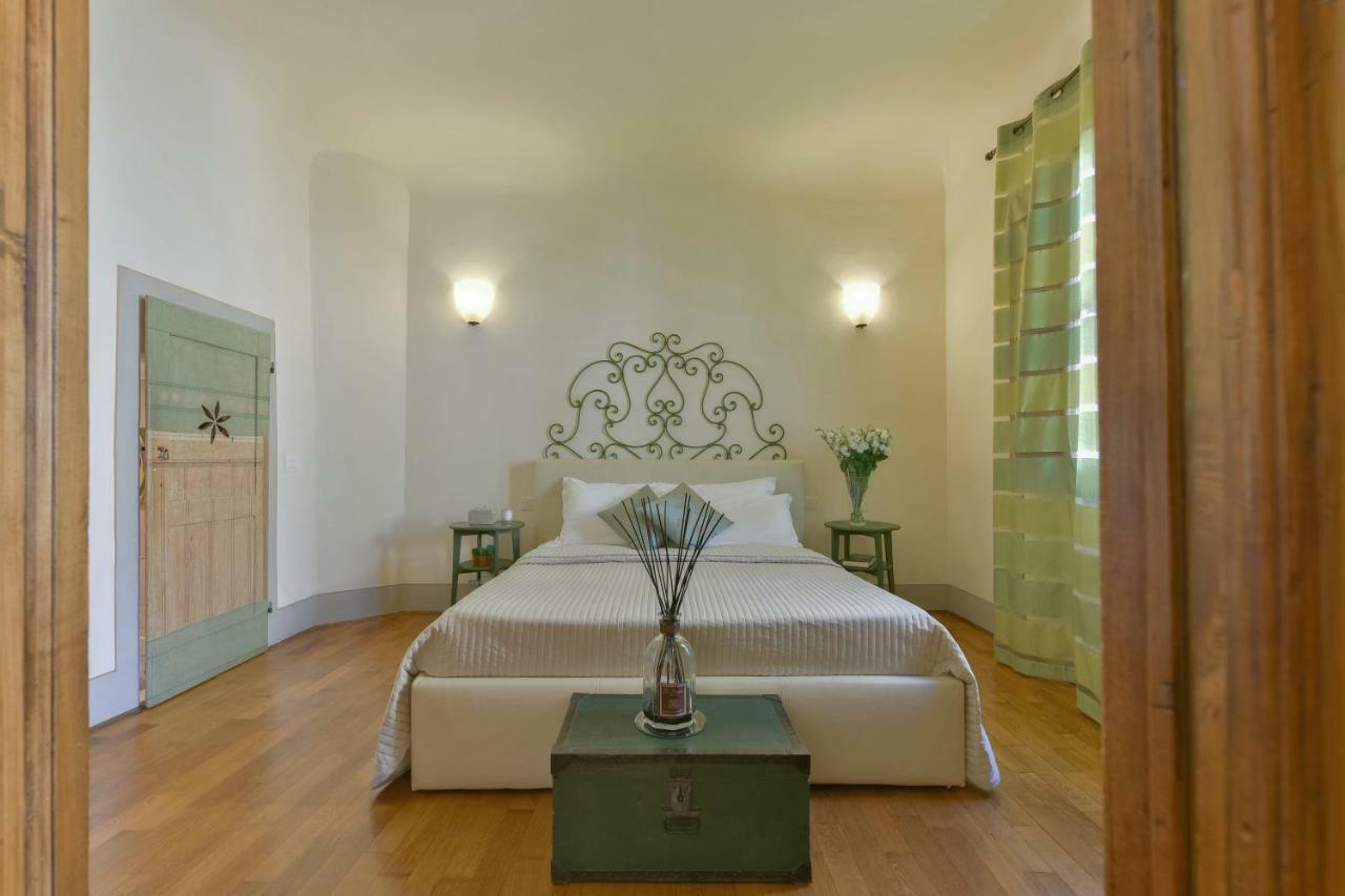 Palazzo Uguccioni Apartments Florence Exterior photo